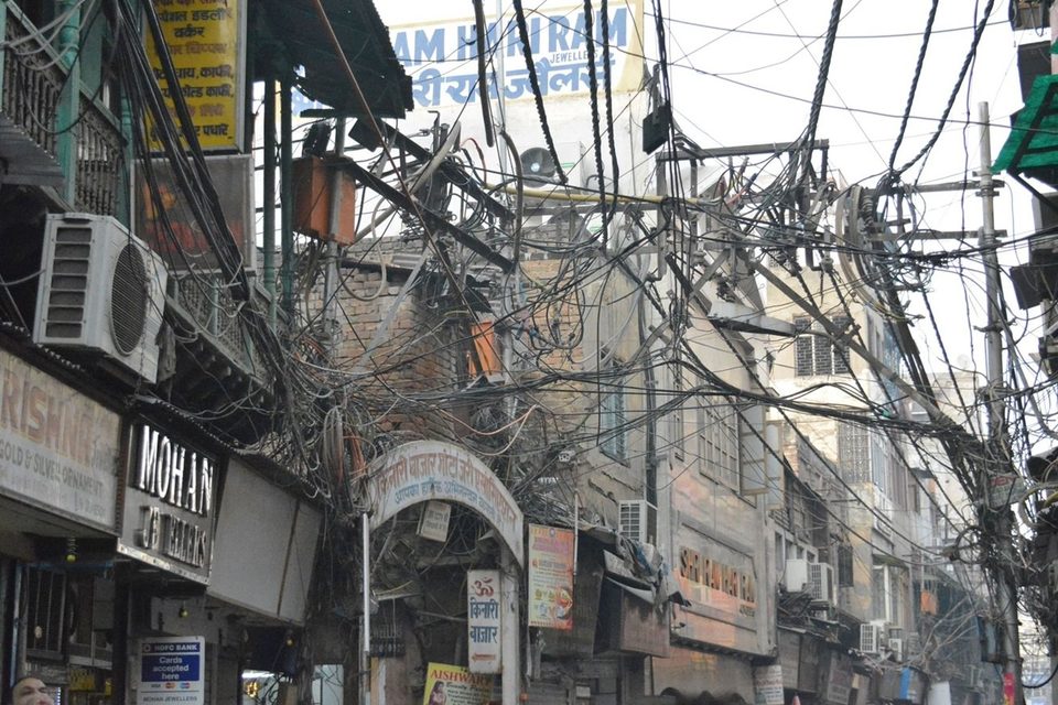 Delhi wires