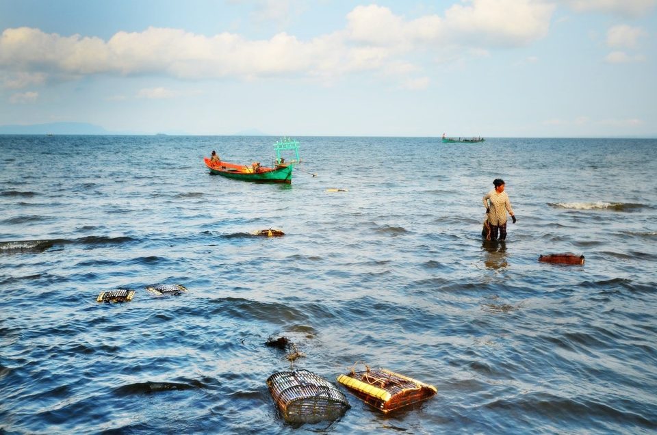 Hard work of crab fishing in Kampot