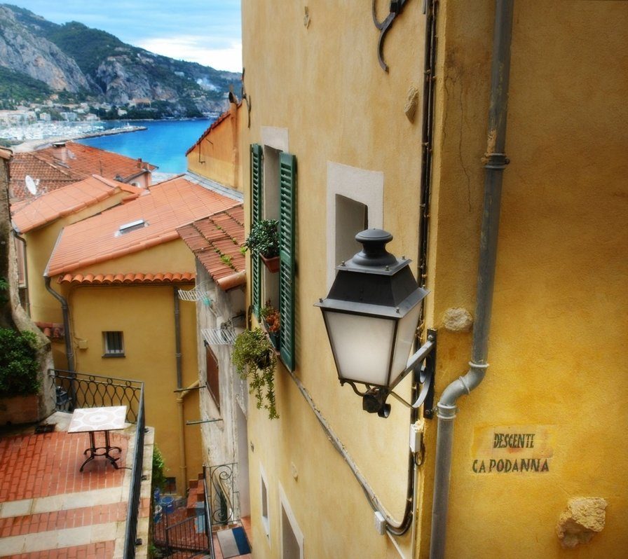 Menton, town at the Franco-Italian border, combining the best of France and Italy